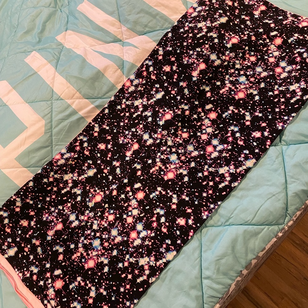 ✨ RARE PINK BODY PILLOW COVER ✨ - Picture 2 of 3